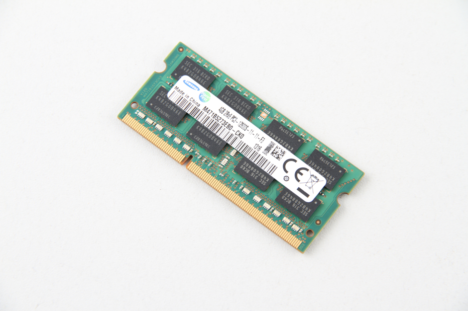 the samsung np540u4e comes with a samsung 4gb ddr3 1600mhz memory