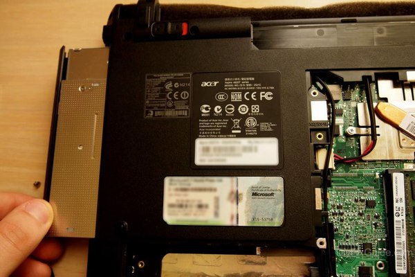 Removing optical drive
