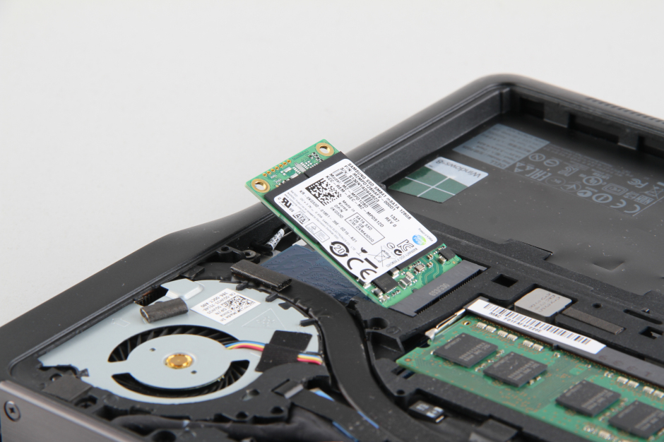 skovl leninismen plast Dell Latitude E7240 Touch disassembly and SSD, RAM, HDD upgrade options |  MyFixGuide.com