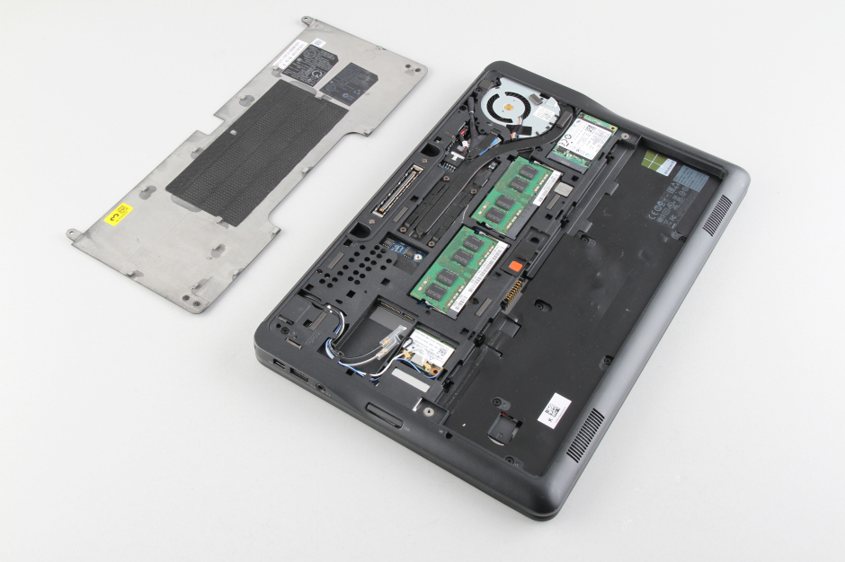 skovl leninismen plast Dell Latitude E7240 Touch disassembly and SSD, RAM, HDD upgrade options |  MyFixGuide.com