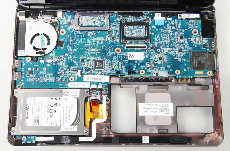 Close-up of the laptop after removing the palm rest