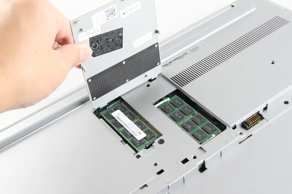 Remove the memory cover