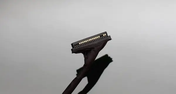 Y580 LCD Cable