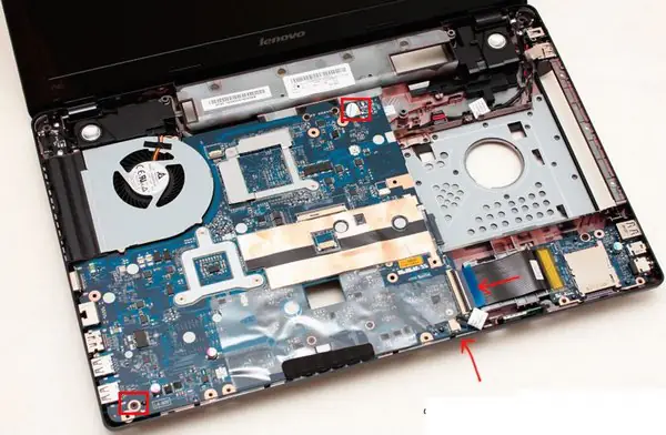 Close-up of the laptop after removing the palm rest