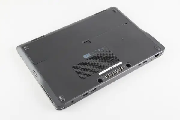 Back of the Dell Latitude E7440