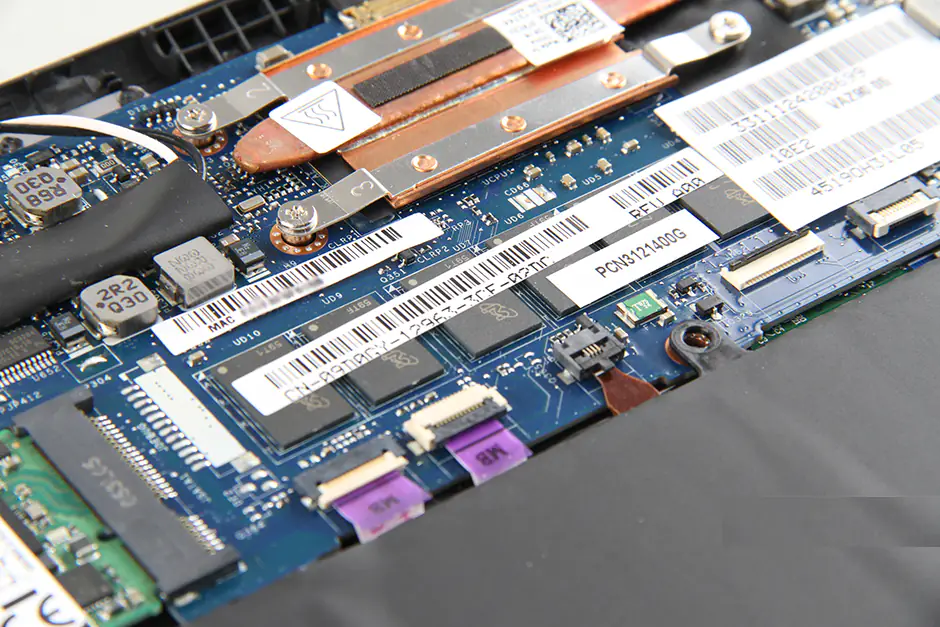 Dell XPS 11 9P33 memory chips