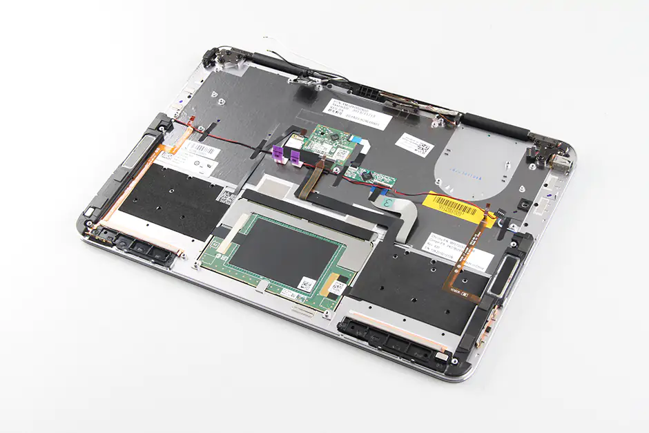 Close-up of the laptop after removing the motherboard