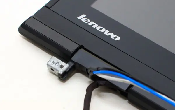 Close-up of the screen hinge