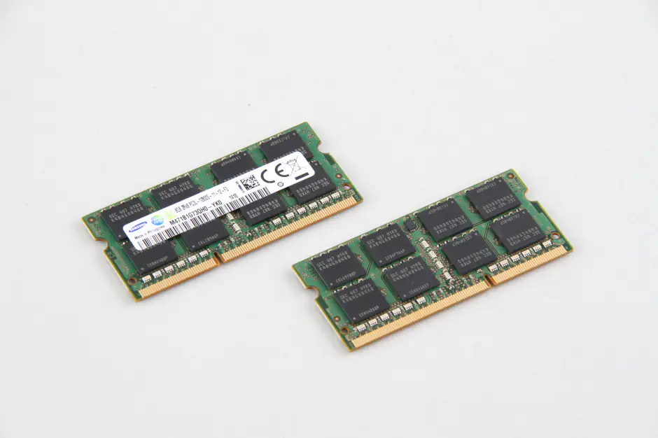 Samsung 4GB DDR3L-1600MHz RAMs