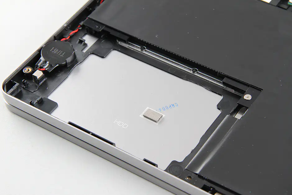2.5-inch hard drive bay