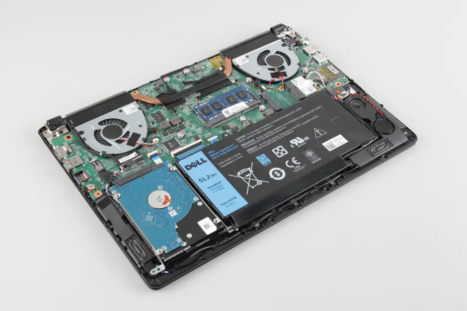 Close-up of the laptop after removing the bottom cover