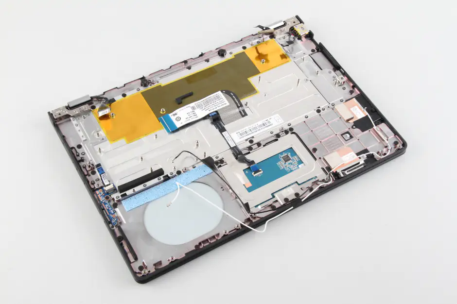 Close-up of the laptop after removing the motherboard