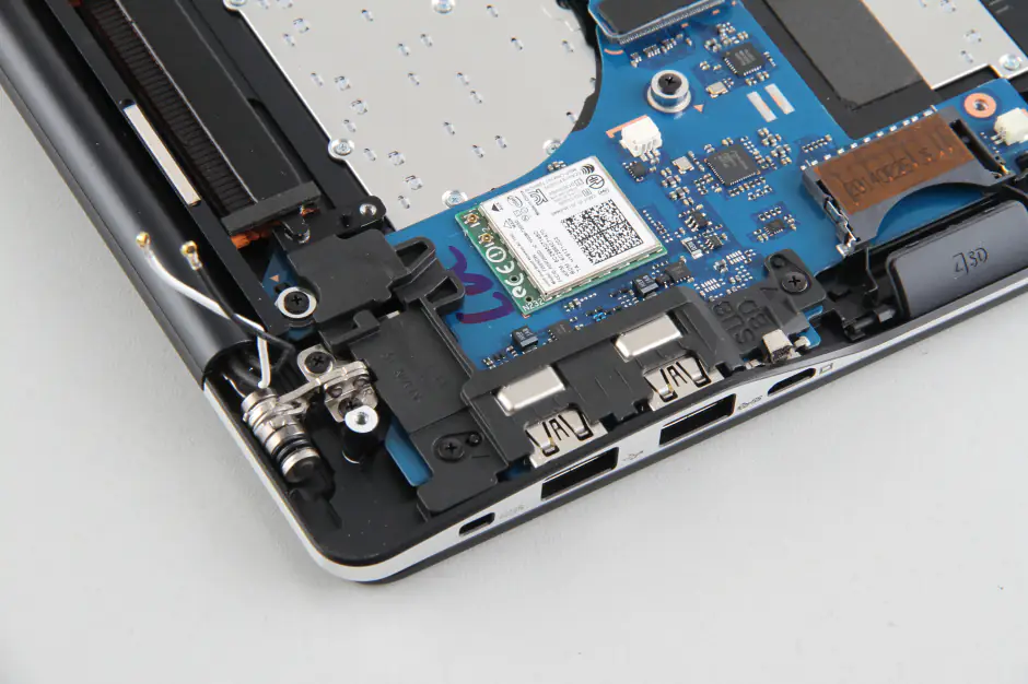 Remove the right metal bracket