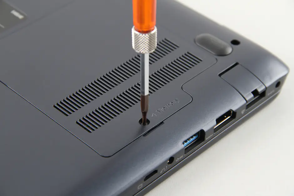 Remove the memory cover