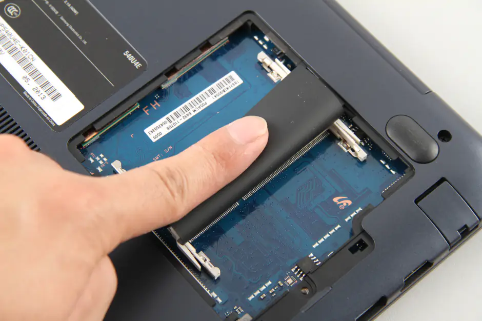Memory slots