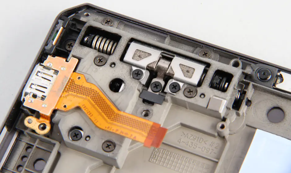 LCD hinge