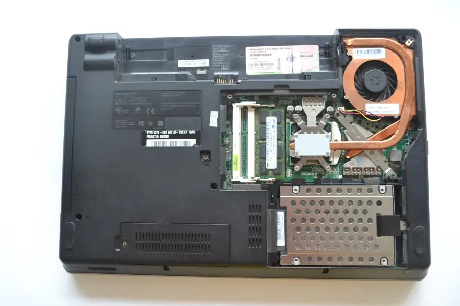 Memory slots