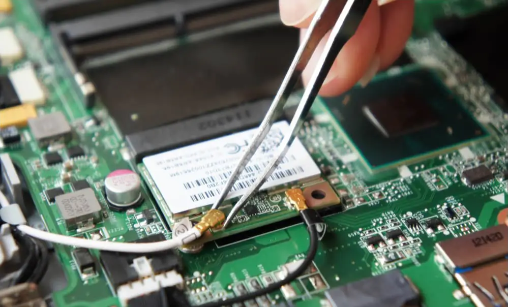 Wireless card antennas