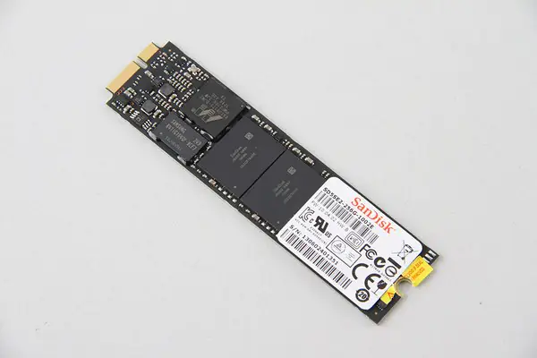 SanDisk 256GB SSD