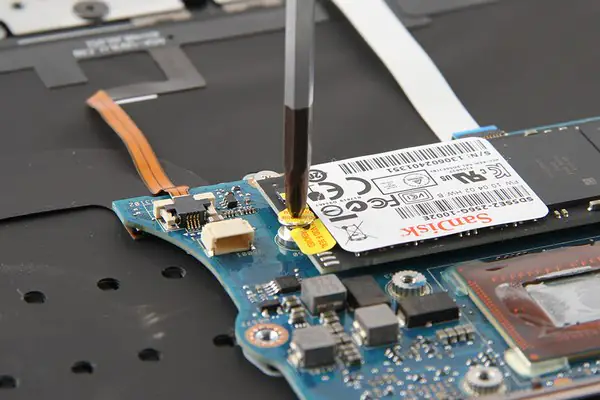 Remove the SSD