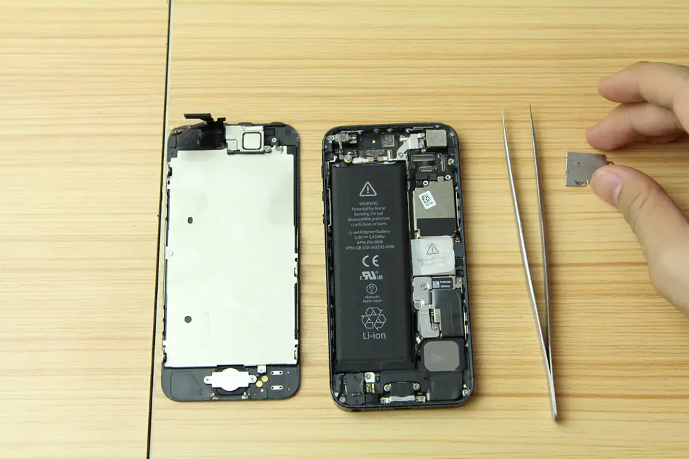 Apple iPhone 5s screen assembly