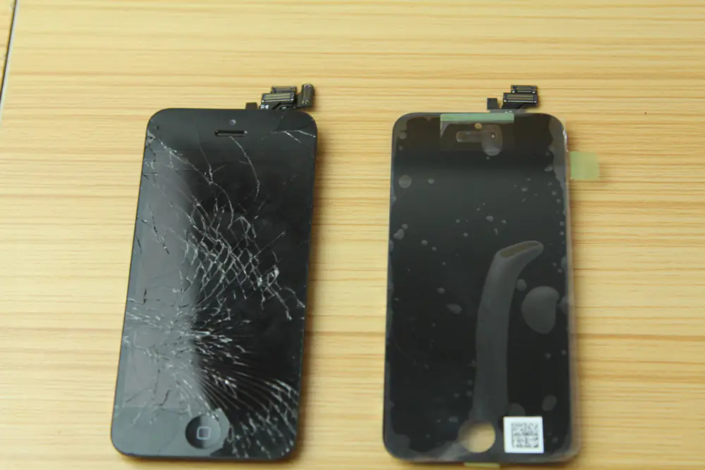 Apple iPhone 5s screen assembly