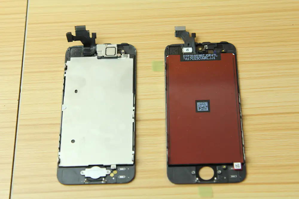 Apple iPhone 5s screen assembly