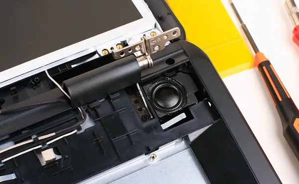 LCD hinge