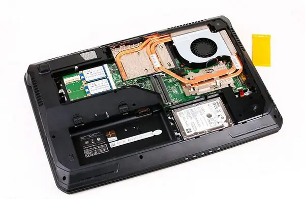Close-up of the laptop after removing the service cover