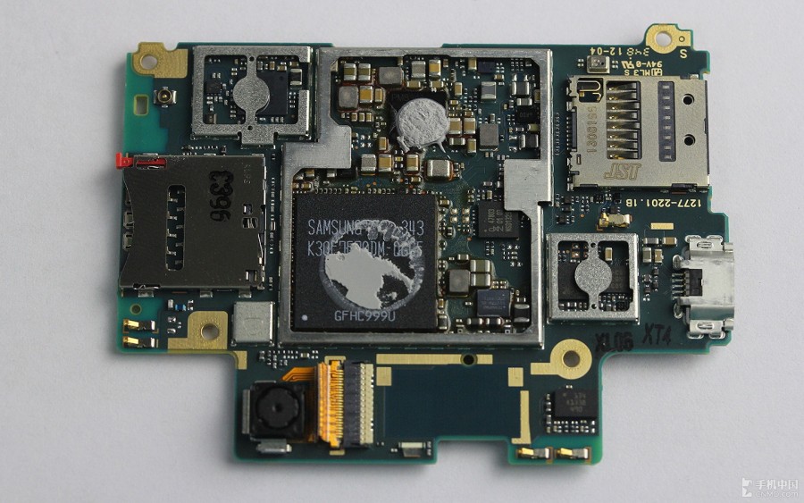 Sony-Xperia-Z2-Disassembly-23