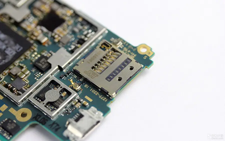 Memory card slot