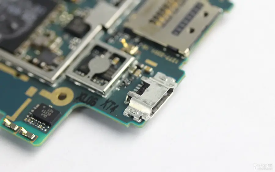 Micro USB port