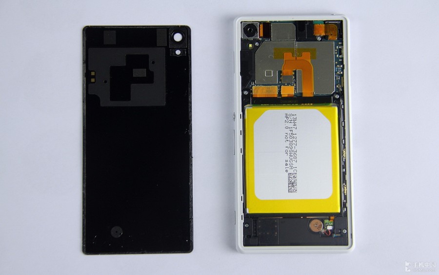 Sony-Xperia-Z2-Disassembly-5