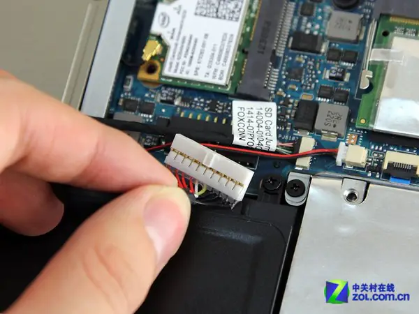Disconnect the battery power cable