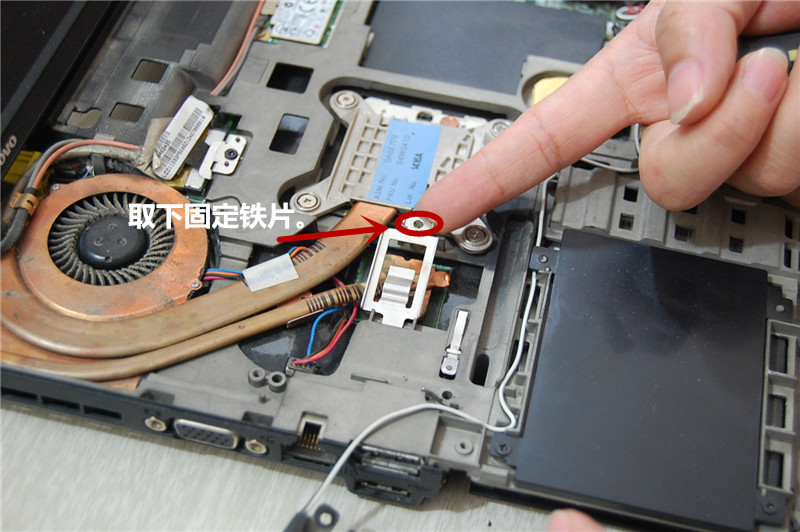 Lenovo Thinkpad T420 Disassembly (Clean Cooling keyboard) | MyFixGuide.com