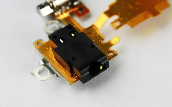 Headphone jack