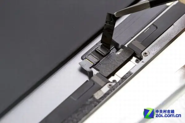 Disconnect the speaker cable