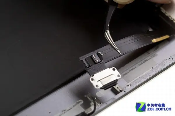Apple iPad Air 2 lighting port