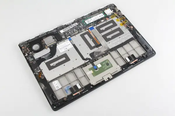 Close-up of the laptop after removing the battery