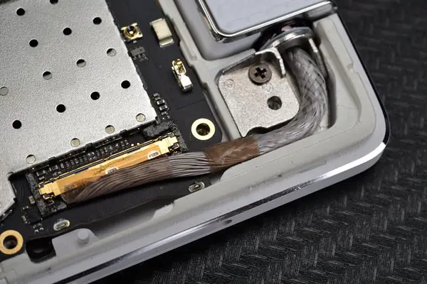 Camera cable