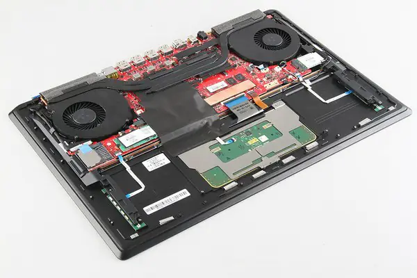 Close-up of the laptop after removing the battery