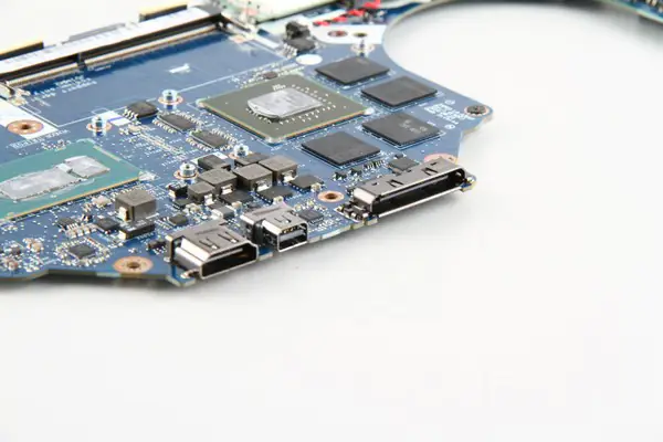 Alienware 13 ports