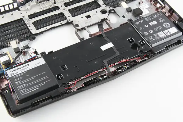 Alienware 15 battery