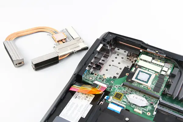 Remove the left GPU heat sink