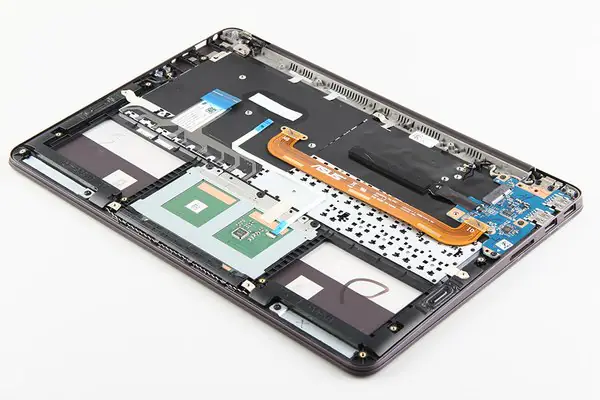 Internal structure of the Asus UX305FA