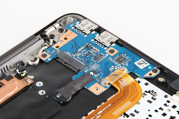 Asus UX305FA USB board