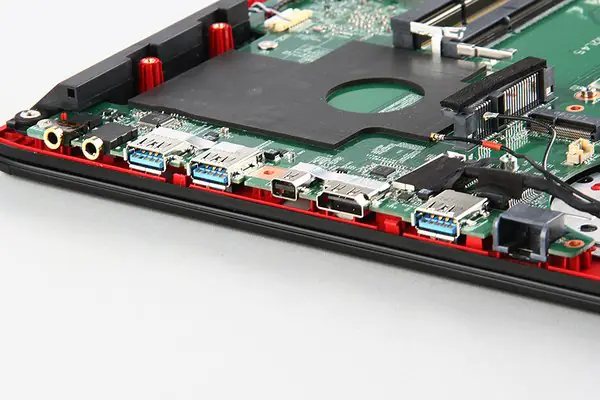 MSI GE62 ports