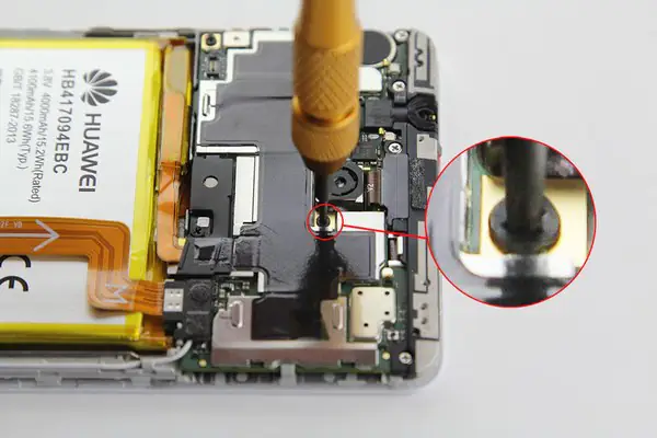 Tighten the screw