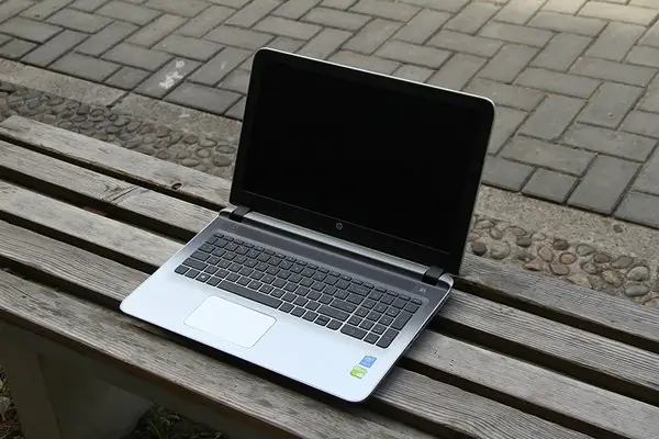 HP Pavilion 15-ab065tx
