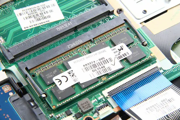 Remove the RAM module